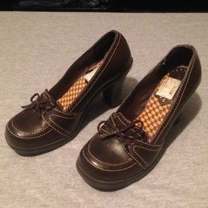 Nice pair of brown shoes by JCPenney size 8M